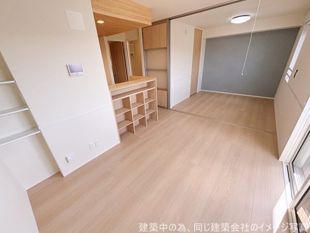拡大写真:アムール・シェモア 1階101の居間