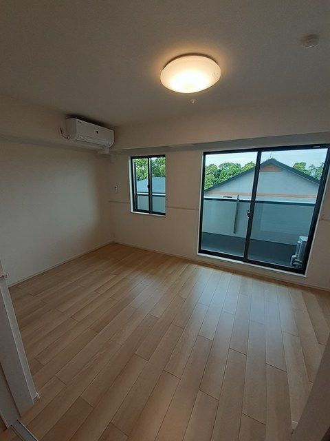 拡大写真:オーラ スターニョ 3階306の居間