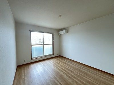 拡大写真:dear court a 2階208の居間