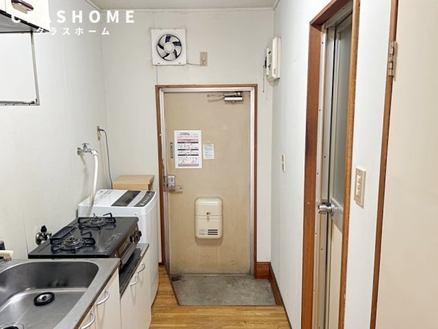 拡大写真:パレス ツルミ 1階1-2の同物件の別部屋になります。