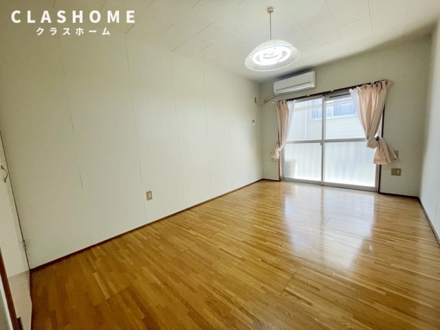 拡大写真:パレス ツルミ 1階1-2の同物件の別部屋になります。