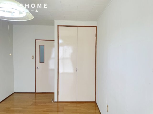 拡大写真:パレス ツルミ 1階1-2の同物件の別部屋になります。