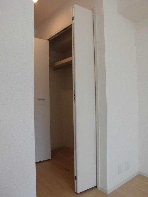 拡大写真:サニーオレンジ 2階207の収納