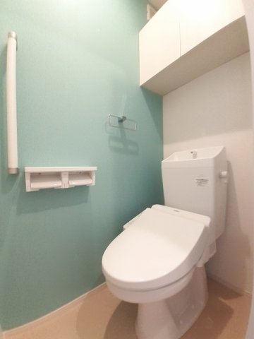 拡大写真:クレッセント 1階103のトイレです