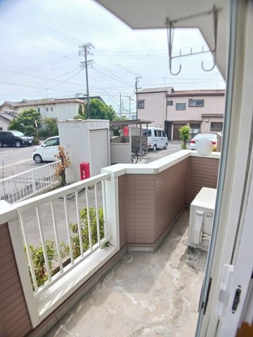 拡大写真:ハイム 駅東 1階102のバルコニーからの眺めを楽しみながら食事をしませんか