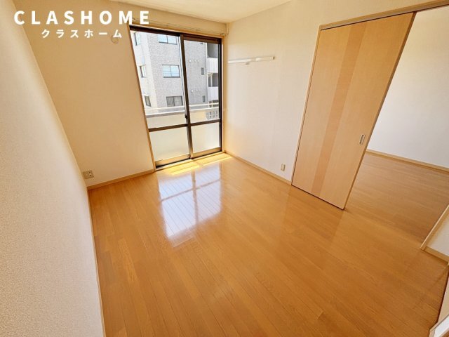 拡大写真:リヴァプールⅡ 2階202の居間