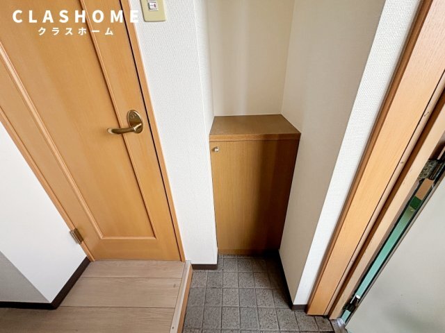 拡大写真：サルビア 3階302の玄関