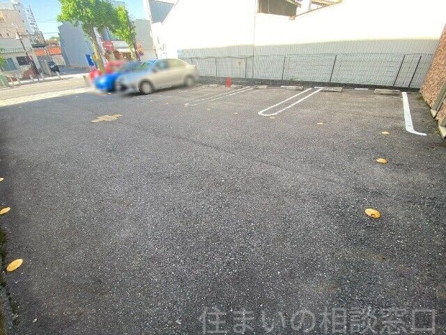 拡大写真:岡崎市康生通東2丁目 5階501の駐車場