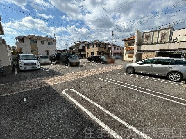 拡大写真:岡崎市宮地町字前畑 3階302の駐車場