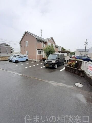 拡大写真:西尾市米津町桜道 1階102の駐車場