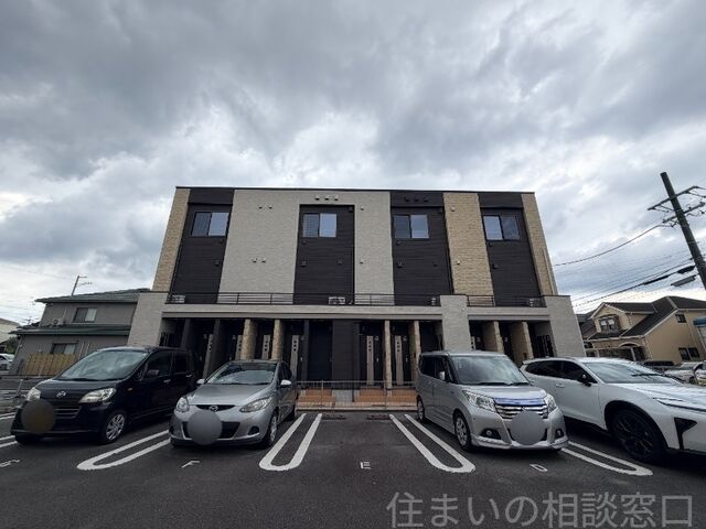 拡大写真:岡崎市青木町 3階303のエントランス