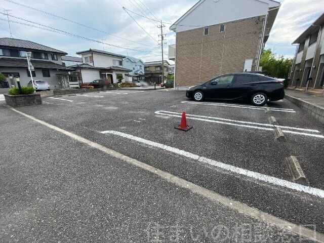 拡大写真:岡崎市堂前町2丁目 1階103の駐車場