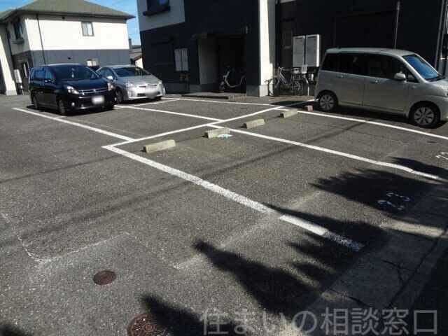 拡大写真:西尾市桜町溜池 2階201の駐車場