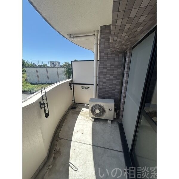 拡大写真:岡崎市欠町字三田田南通 4階405のバルコニー
