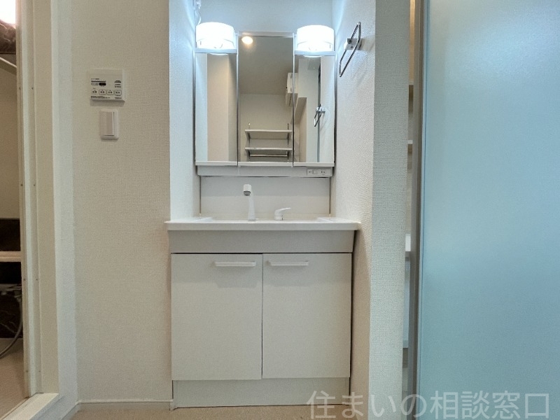 拡大写真:岡崎市大和町字平田 1階106の洗面所