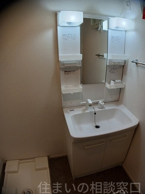 拡大写真:西尾市楠村町南浜屋敷 2階201の洗面所