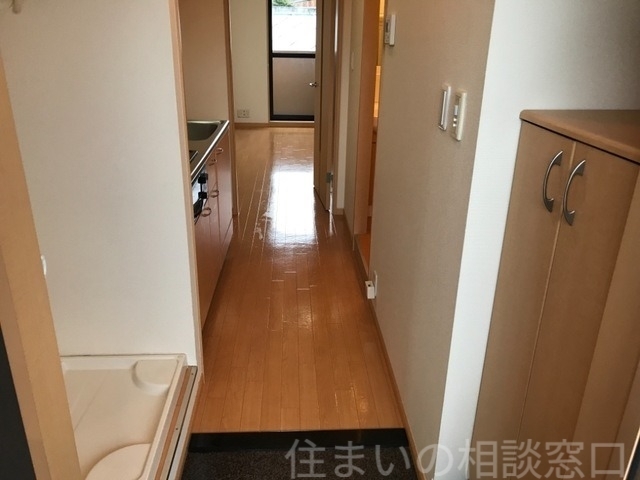拡大写真:岡崎市仁木町字川越 2階203の玄関