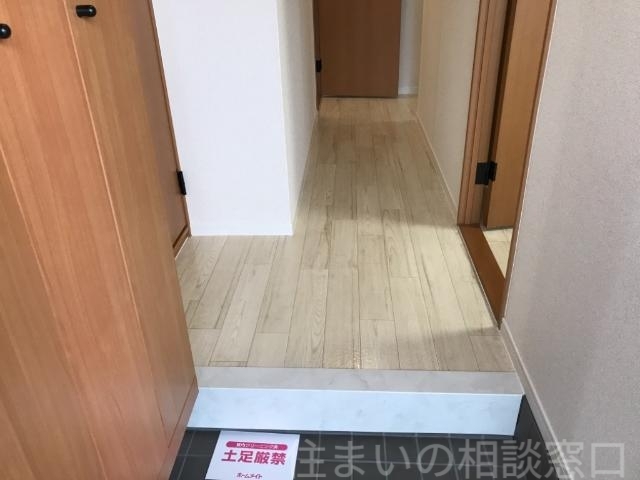 拡大写真：岡崎市松橋町１丁目 1階107の玄関