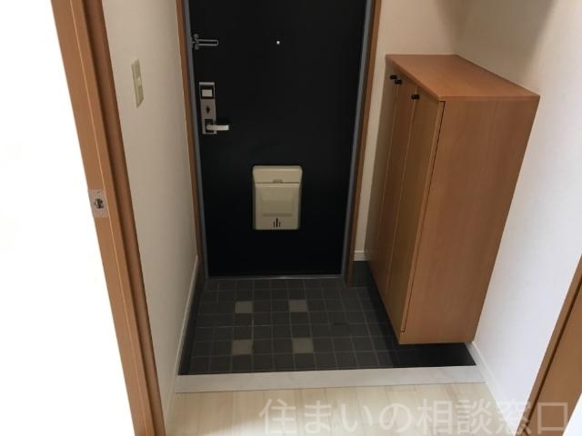 拡大写真：岡崎市松橋町１丁目 1階107の玄関