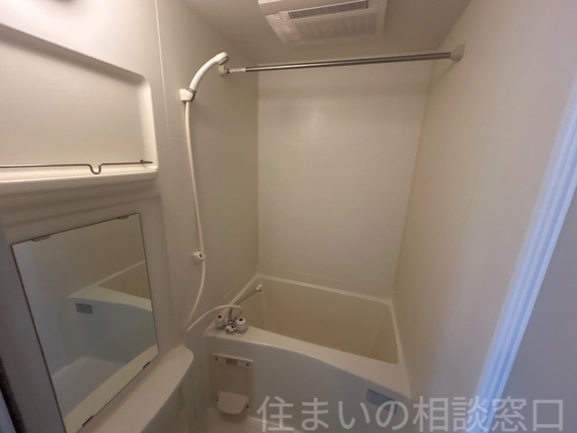 拡大写真:岡崎市中島町字町後 2階202のバス