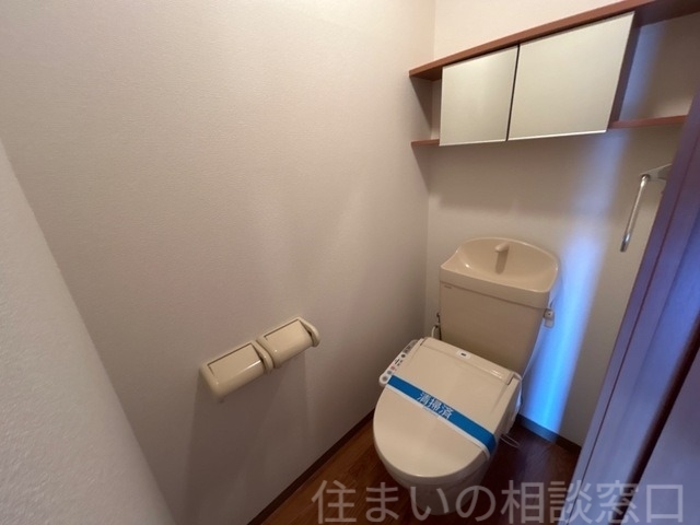 拡大写真:岡崎市中島町字町後 2階202のトイレ