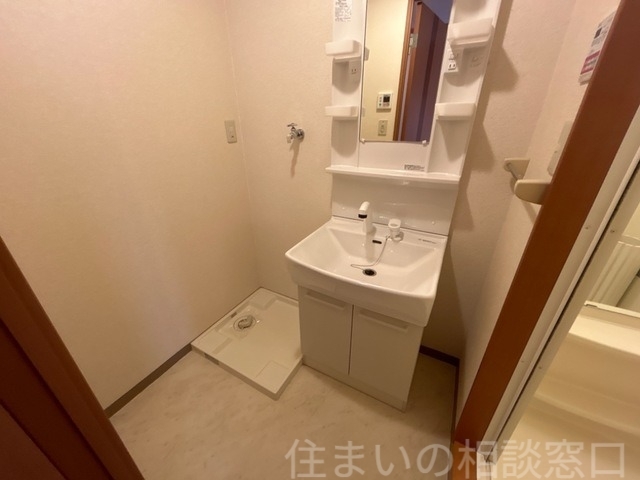 拡大写真:岡崎市中島町字町後 2階202の洗面所