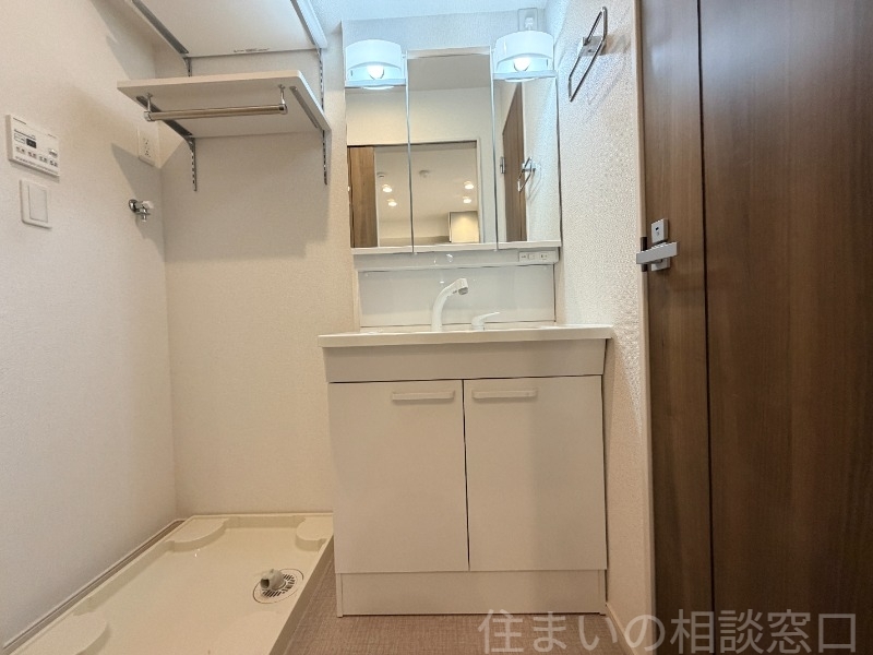 拡大写真:岡崎市青木町 3階303の洗面所