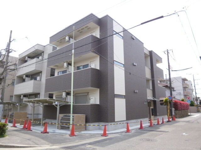 尼崎市東園田町1丁目の外観