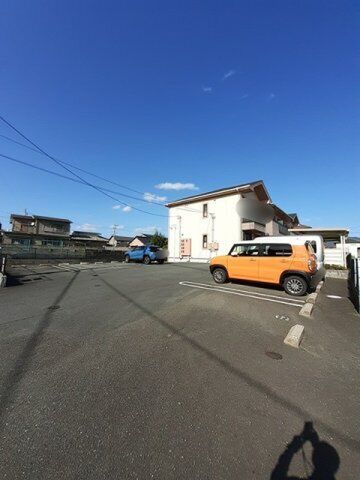 拡大写真:ボナール・ラシーヌ 2階202のカースペースがあります