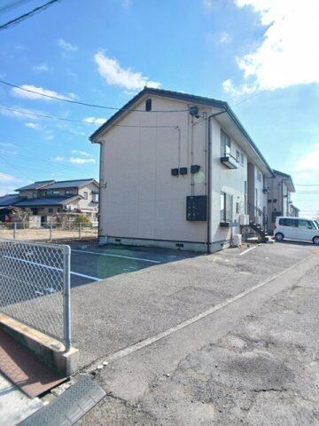 拡大写真:フルリール宮太夫B 2階201の駐車スペースもあります