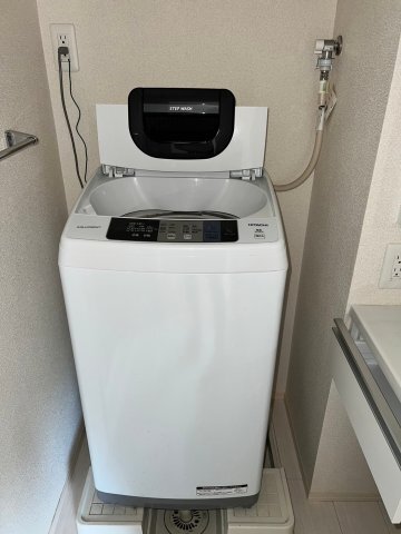 拡大写真:D-room桜町 C棟 3階305の洗濯機が備え付けてあります◎ ※別のお部屋の写真です(参考:302