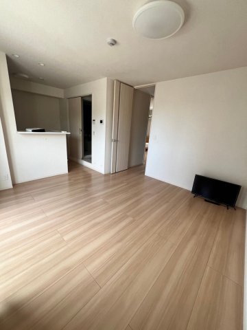 拡大写真:D-room桜町 C棟 3階305のTV付きです!! ※別のお部屋の写真です(参考:302号室)