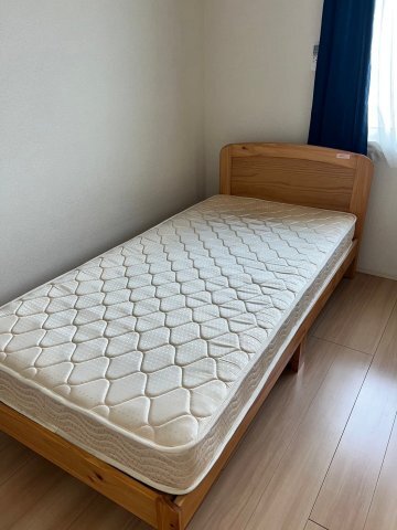 拡大写真:D-room桜町 C棟 3階305のベッド・カーテンが備え付けてあります◎ ※別のお部屋の写真で