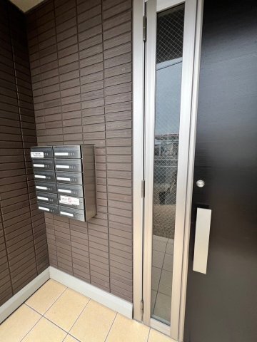 拡大写真:ウィルコート望町 1階102のエントランス