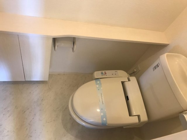 拡大写真:セジュール清瀬 B棟 2階201のトイレ