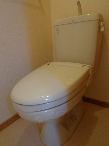 拡大写真:オルテンシアA 2階201のトイレもきれいです