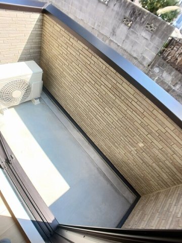 拡大写真:クレールガーデン Ⅱ 1階102のバルコニーからの眺めを楽しみながら食事をしませんか