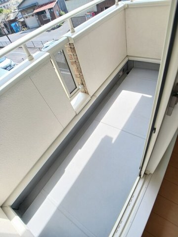 拡大写真:トロワリューヌ 2階202の落ち着いた時間を過ごせるバルコニーです