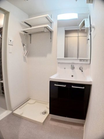 拡大写真:Boscato O. 6階605のコンパクトで使いやすい洗面所