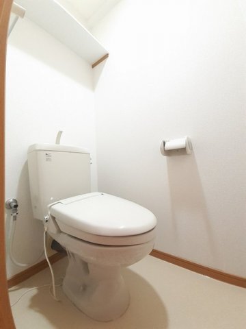 拡大写真:サンリット・スクエア 2階206のトイレもきれいです