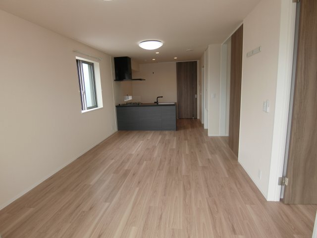 拡大写真:西宮市学文殿町1丁目 3階302の居間