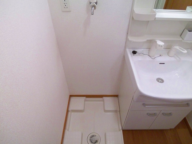 拡大写真:フリーデ373鳴尾 3階303の洗面所