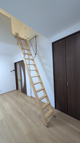 拡大写真:エトワールIZUMI 1階203の居間