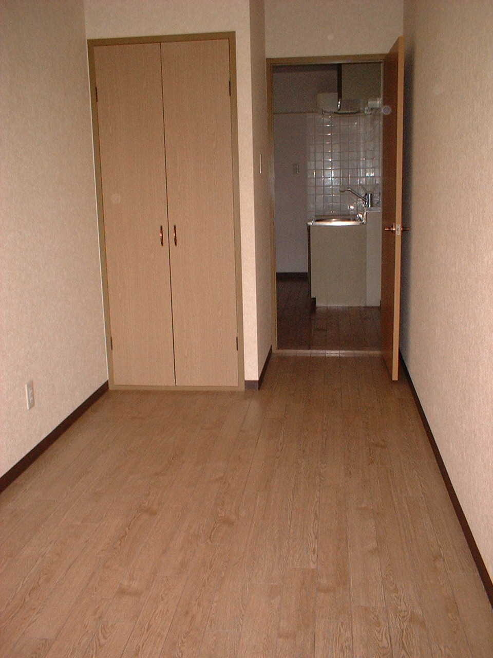 拡大写真：西宮市甲子園一番町 3階302の洋室