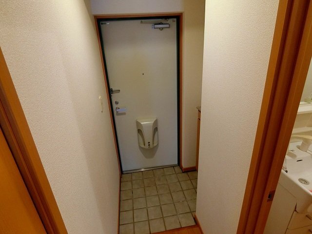 拡大写真:フリーデ373鳴尾 2階202の玄関
