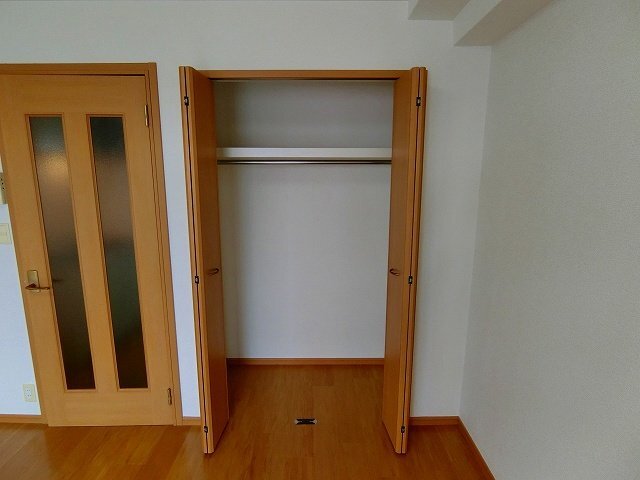 拡大写真:フリーデ373鳴尾 2階202の収納