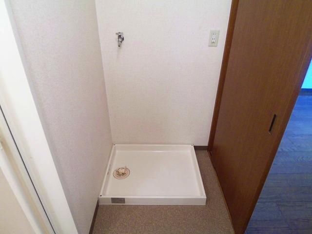 拡大写真:セレナ東甲子園 3階302の洗濯機置場