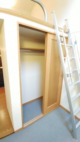 拡大写真:日吉町 2階202の収納