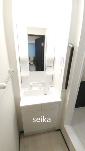 拡大写真:ひまわり 3階301の独立洗面台