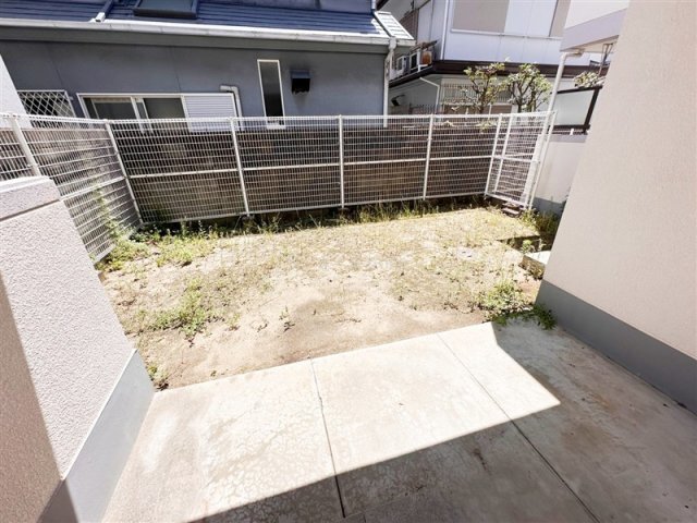 拡大写真:メゾン・ド・甲子園二番町 1階101のバルコニー